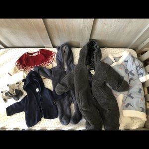 SOLD/Bundle of 6 baby winter items